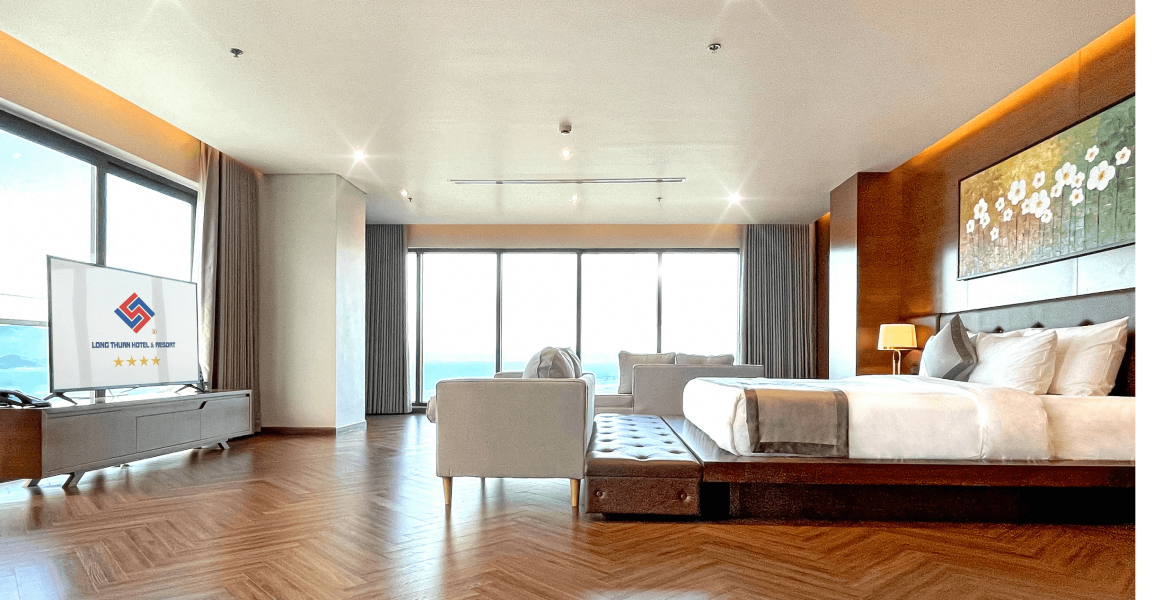 Long Thuận, phòng President Suite - Khuôn viên khách sạn cao cấp 4 sao cạnh biển Ninh Chử, thành phố Phan Rang, tỉnh Ninh Thuận