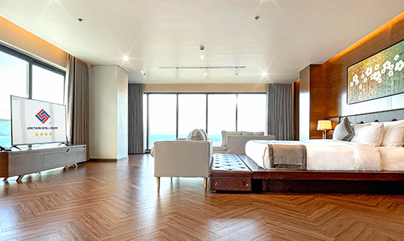 Long Thuận, phòng President Suite - Khuôn viên khách sạn cao cấp 4 sao cạnh biển Ninh Chử, thành phố Phan Rang, tỉnh Ninh Thuận